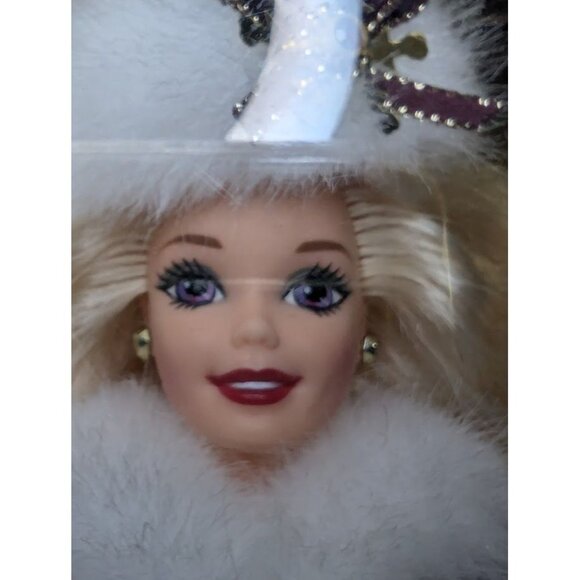 Vintage Barbie Happy Holidays Special Edition Doll Purple Eyes 1996 Mattel 15646 - Picture 2 of 16